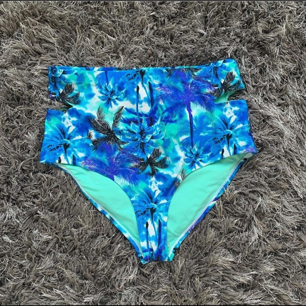 NWOT Rave Swim Bottoms